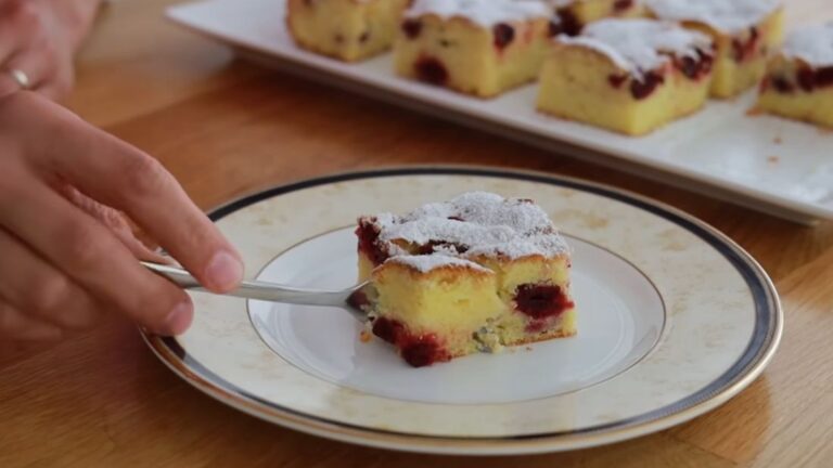 Biskvit sa višnjama – brz i jednostavan recept